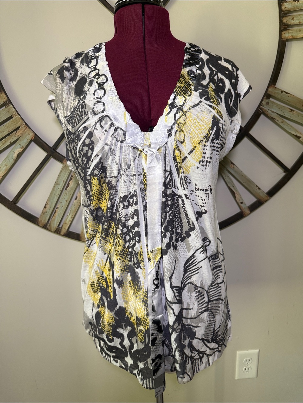 New Directions Women’s Tie-Front V - White, Black & Yellow